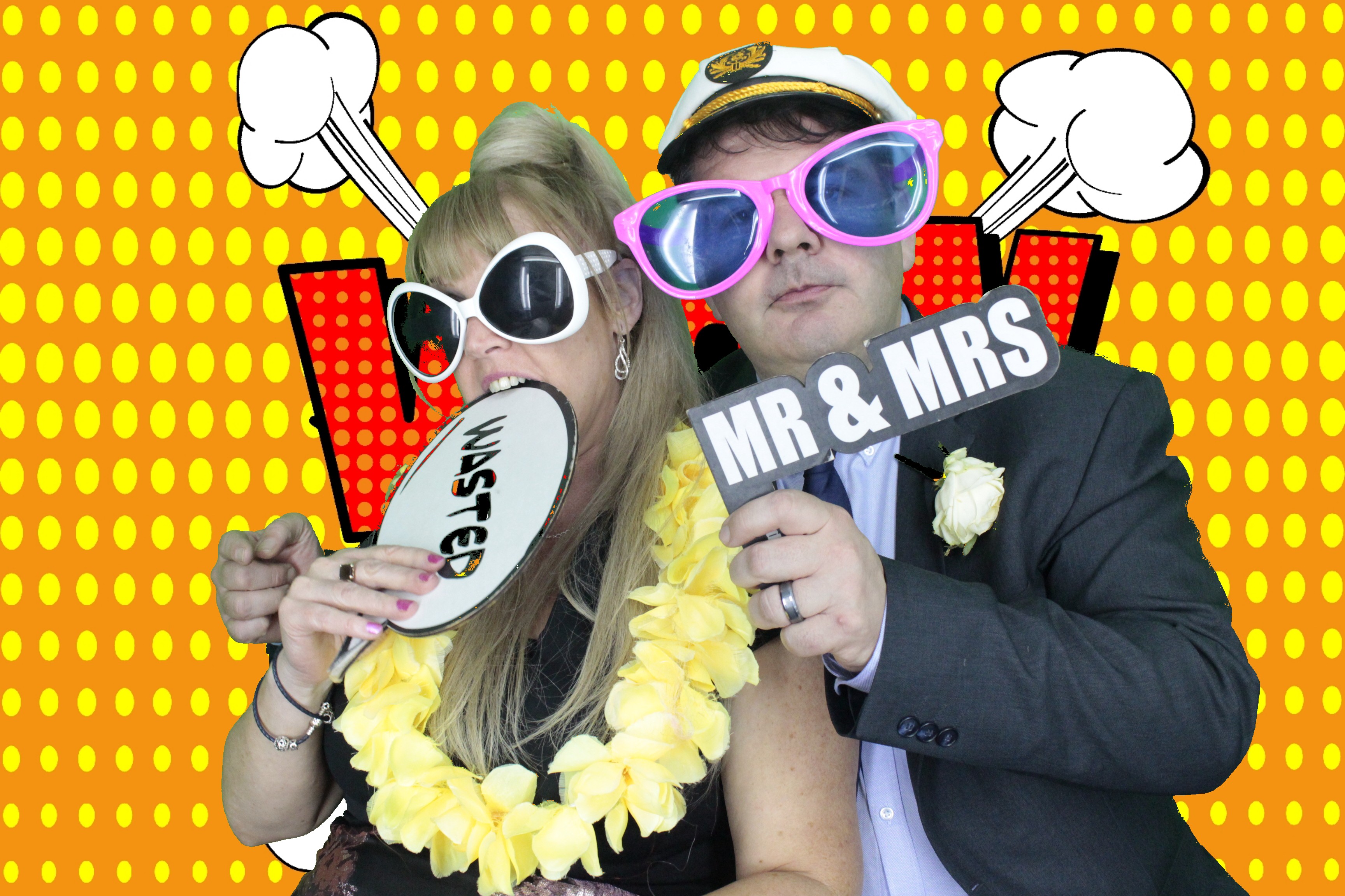 Mr & Mrs Hillier | View more photos from the event at gallery.myphotoboothexperience.co.uk/u/MyPhotoBoothExperienceLtd/Mr-Mrs-Hillier